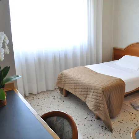 Maja 4*