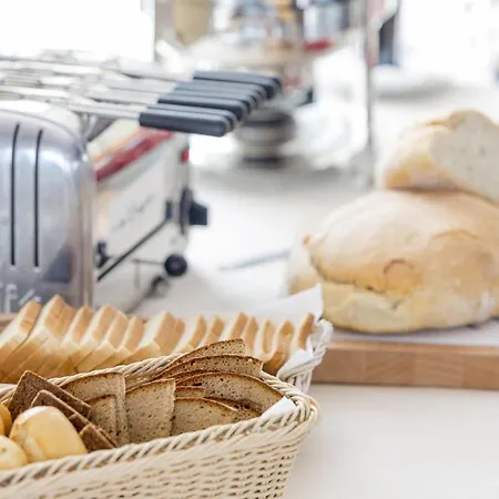 マヤ ペスカーラ